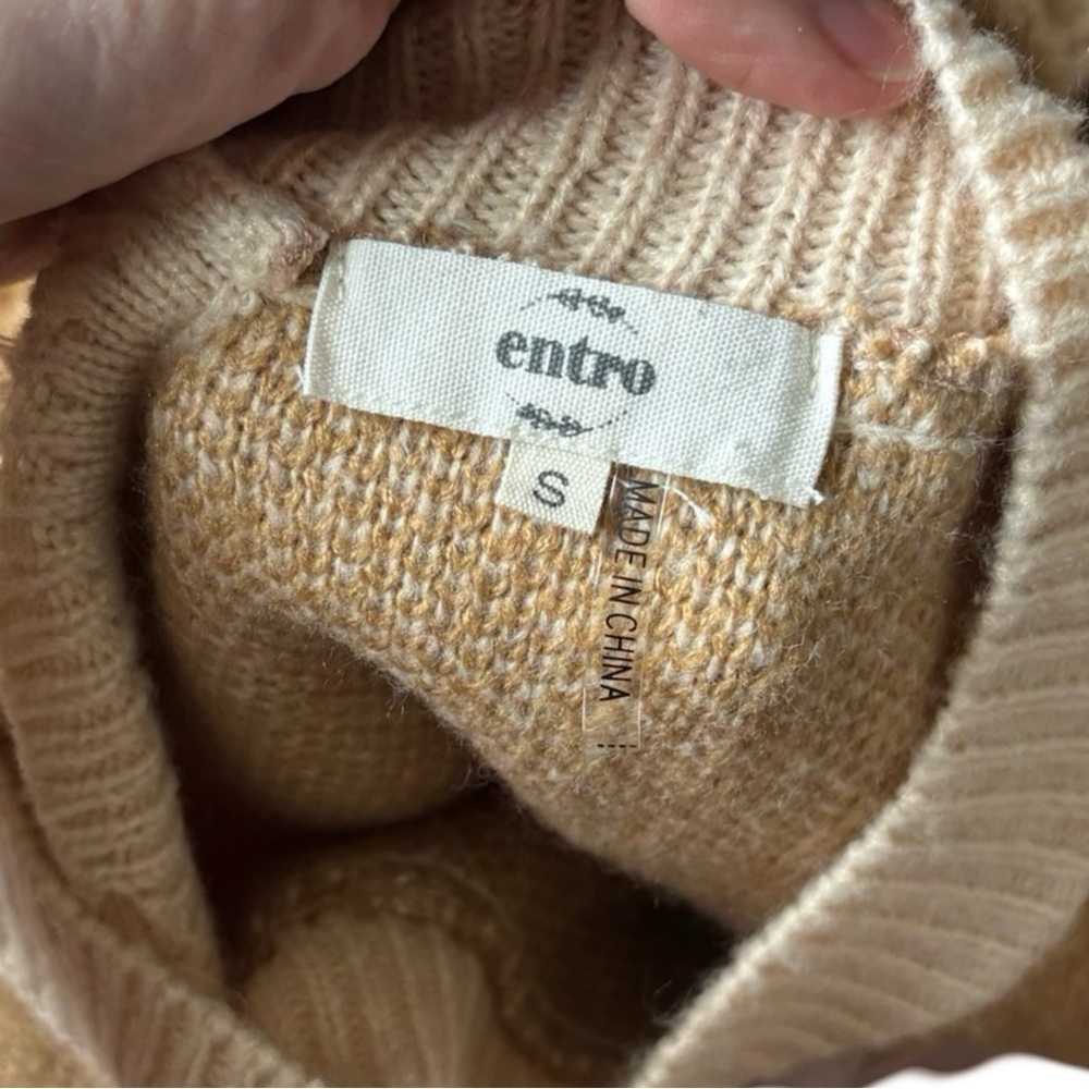Entro Distressed Cold Shoulder Neutral leopard print oversized sweater - small - Picture 7 of 7